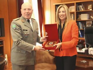 Φωτογραφία για Συνάντηση ΑΝΥΕΘΑ Φώφης Γεννηματά με τον Αρχηγό των Ενόπλων Δυνάμεων της Αλβανίας