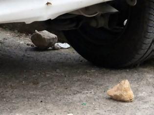 Φωτογραφία για Πάτρα: Νεαροί εκτόξευαν πέτρες σε αυτοκίνητα στη Nέα Εθνική Οδό