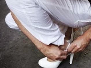 Φωτογραφία για O ψιλόλιγνος με το κολάν και τις ψηλοτάκουνες γόβες που έγινε ο εφιάλτης της Σύρου - Πώς τρομοκρατεί τις γυναίκες