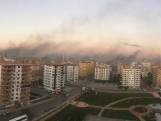Φωτογραφία για Τουρκία – Κουρδιστάν: Το Ντιγιάρμπακιρ (900.000 κάτοικοι) καίγεται!