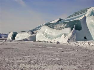 Φωτογραφία για Παγωμένο… κύμα στην Ανταρκτική!
