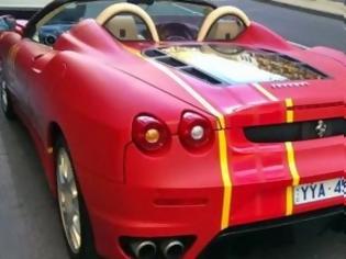 Φωτογραφία για Κάνουν delivery με… Ferrari! Δείτε ποια είναι η χρέωση!
