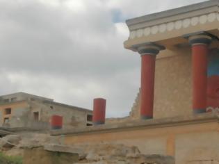 Φωτογραφία για Άγριος ξυλοδαρμός στην Κνωσό: Τουρίστας γρονθοκόπησε ξεναγό