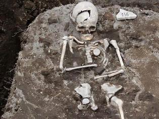 Φωτογραφία για Βρήκαν σκελετό βαμπίρ στην Βουλγαρία...[photo]