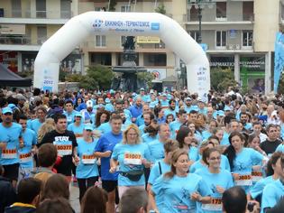 Φωτογραφία για Πάτρα: Αφιερωμένη στον αδικοχαμένο Φώτη Ανδρικόπουλο η φετινή νίκη στα 5 χιλιόμετρα του Run Greece - Με μαύρη κορδέλα σε ένδειξη πένθους τερμάτισε ο πρώτος