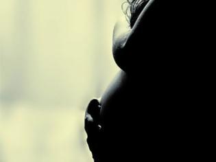 Φωτογραφία για Πασίγνωστη τραγουδίστρια χωρίζει ενώ είναι έγκυος; [photo]
