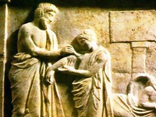 Φωτογραφία για Είχαν οι αρχαίοι Έλληνες laptop; Άγαλμα που σόκαρε τους αρχαιολόγους... [photo]