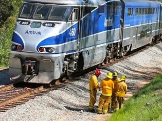 Φωτογραφία για Επιβατηγό τρένο χτύπησε τέσσερις ανθρώπους...