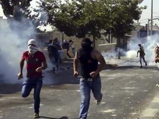 Φωτογραφία για Ταραχές μεταξύ Παλαιστινίων και αστυνομικών στην Ιερουσαλήμ...