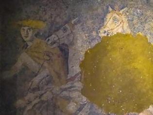 Φωτογραφία για Αμφίπολη: Ποιον πάει ο Ερμής στον κάτω κόσμο; Το μοναδικό ψηφιδωτό περιπλέκει το μυστήριο του τάφου