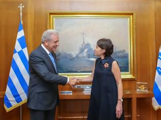 Φωτογραφία για Συνάντηση ΥΕΘΑ Δημήτρη Αβραμόπουλου με τη νέα Πρέσβη του Ισραήλ