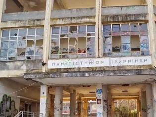 Φωτογραφία για Εικόνες ντροπής στα Ιωάννινα - Παραμένει ερείπιο το παλιό πανεπιστήμιο [photos]