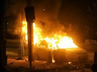 Φωτογραφία για Πάτρα: Αυτοκίνητο τυλίχθηκε στις φλόγες τα ξημερώματα