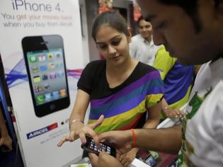 Φωτογραφία για Πόσες ημέρες πρέπει να δουλέψει κάποιος στην Ινδία για να αποκτήσει το νέο iPhone;