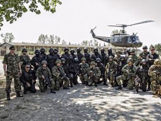 Φωτογραφία για Διαβάστε πως ένας στρατηγός της αστυνομίας περιγράφει τους ορούς κοινωνικού πολέμου που συγκροτούν τα δόγματα «άμυνας-ασφάλειας»