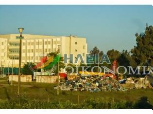 Φωτογραφία για Συνεχίζουν να αδειάζουν τα σκουπίδια του Πύργου δίπλα από το Νοσοκομείο!