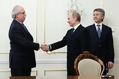 Τα σχέδια της Total στη Ρωσία και ο θάνατος του προέδρου της γαλλικής εταιρείας