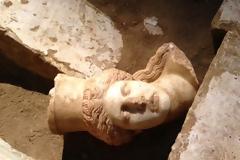 Βρέθηκε το κεφάλι της σφίγγας στην Αμφίπολη