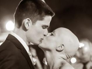 Φωτογραφία για Η καρκινοπαθής νύφη που συγκινεί... Συγκλονιστικές εικόνες! [photos]