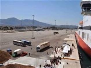 Φωτογραφία για Πάτρα: Συνελήφθησαν πέντε διακινητές μεταναστών στο λιμάνι και 78 αλλοδαποί