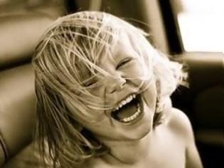 Φωτογραφία για Το γέλιο βελτιώνει την ικανότητα μάθησης του παιδιού και τη μνήμη του
