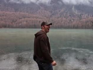Φωτογραφία για Απίστευτο και όμως αληθινό: Η παγωμένη λίμνη που «κελαηδάει»... [video]