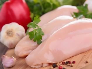 Φωτογραφία για ΠΡΟΣΟΧΗ: Γιατί και πώς κινδυνεύετε με δηλητηρίαση από το κοτόπουλο