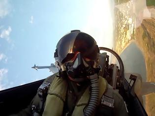 Φωτογραφία για Ο πιλότος του F-16 που συγκίνησε όλη την Ελλάδα μίλησε για το μήνυμα που έστειλε στους πολίτες