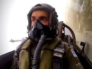 Φωτογραφία για Σωτήρης Στράλης, πιλότος του F-16: Γιατί είπα «σηκώστε το κεφάλι ψηλά»