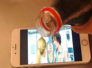 Φωτογραφία για ΑΠΙΣΤΕΥΤΟ: Δείτε τι γίνεται αν ρίξετε αναψυκτικό σε ένα iPhone 6! [video]
