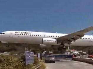 Φωτογραφία για ΑΠΙΣΤΕΥΤΟ βίντεο στη Σκιάθο: Δείτε προσγείωση αεροπλάνου που προκαλεί τρόμο