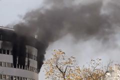 Πανικός από πυρκαγιά στο κρατικό ραδιόφωνο της Γαλλίας - Δείτε βίντεο και φωτογραφίες