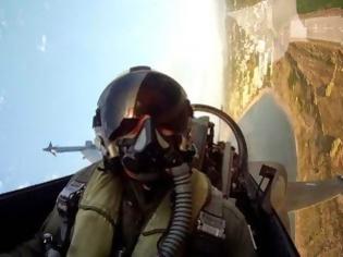 Φωτογραφία για Στη Λάρισα ο πιλότος που συγκλόνισε ολόκληρη τη χώρα την 28η Οκτωβρίου