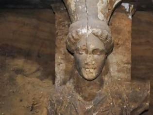 Φωτογραφία για Αμφίπολη: Καναδός αρχαιολόγος στοιχηματίζει για το ποιος βρίσκεται μέσα στον τάφο - Δείτε ποιον αναφέρει
