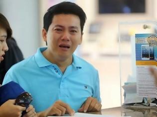 Φωτογραφία για ΘΑ ΣΑΣ ΚΑΝΕΙ να σπαράξετε: Φτωχός εργάτης ικετεύει κλαίγοντας να του επιστραφούν τα λεφτά μετά την αγορά ενός iPhone [video]