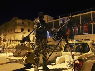 Φωτογραφία για Λιβύη: Με απόσχιση των ανατολικών επαρχιών απειλούν οι αντάρτες