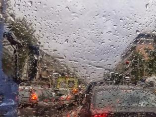 Φωτογραφία για Καραμπόλα στη Θεσσαλονίκη λόγω βροχής
