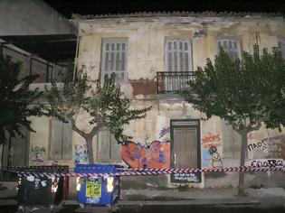 Φωτογραφία για Αίγιο: Ρωγμές σε τοίχους και σπασμένες τζαμαρίες άφησαν τα 4,8 Ρίχτερ - Δείτε φωτο