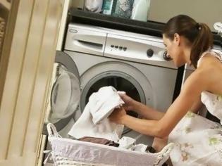 Φωτογραφία για Τα ρούχα μας ρυπαίνουν τις θάλασσες κάθε φορά που βάζουμε πλυντήριο!