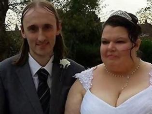 Φωτογραφία για Μ. Βρετανία: Παντρεύτηκε το «ζευγάρι της συμφοράς», αφού πέρασε από... ανιχνευτή ψεύδους!