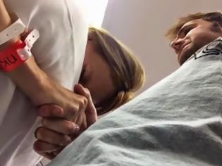 Φωτογραφία για ΣΥΓΚΛΟΝΙΣΤΙΚΟ βίντεο: Άντρας μαγνητοσκοπεί τη γυναίκα του από την ημέρα που έμαθε ότι θα γίνει μπαμπάς..[video]