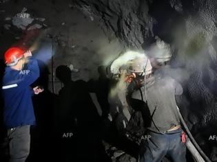 Φωτογραφία για Σεισμός “έθαψε” τρεις ανθρακωρύχους