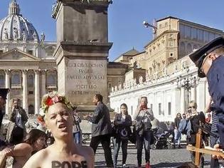 Φωτογραφία για Γυμνή «έφοδος» των Femen στο Βατικανό