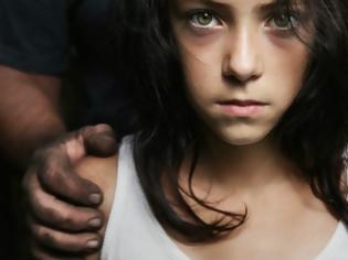 Φωτογραφία για Περισσότερες από 600 καταγγελίες για κακοποίηση παιδιών σε 10 μήνες στην Ελλάδα