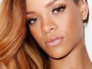Φωτογραφία για Δείτε την εκπληκτική ομοιότητα μιας 22χρονης με τη Rihanna [photos]
