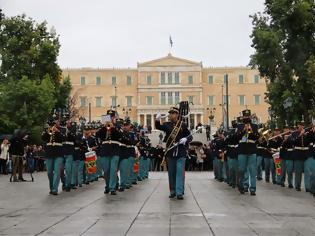 Φωτογραφία για ΦΩΤΟΓΡΑΦΙΚΟ ΥΛΙΚΟ ΑΠΟ ΤΗΝ ΕΚΔΗΛΩΣΗ ΤΩΝ ΣΤΡΑΤΙΩΤΙΚΩΝ ΜΟΥΣΙΚΩΝ ΣΤΗΝ ΠΛ. ΣΥΝΤΑΓΜΑΤΟΣ