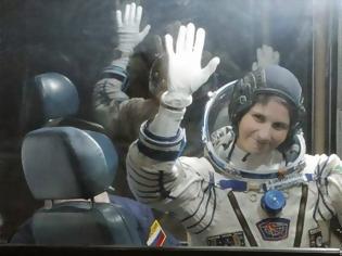 Φωτογραφία για 37χρονη σμηναγός η πρώτη Ιταλίδα που πετά στο διάστημα
