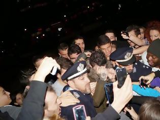 Φωτογραφία για ΣΑΛΟΣ μετά από τη σύλληψη πασίγνωστου Έλληνα ράπερ για αποπλάνηση ανηλίκου...[video]