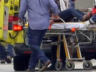 Φωτογραφία για Πατρών - Κορίνθου: Τροχαίο με τρεις τραυματίες μετά από σύγκρουση Ι.Χ. με φορτηγό