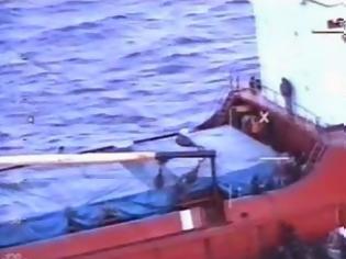 Φωτογραφία για Καρέ-καρέ η επίχειρηση των ειδικών δυνάμεων του Λιμενικού στο πλοίο Baris [video]